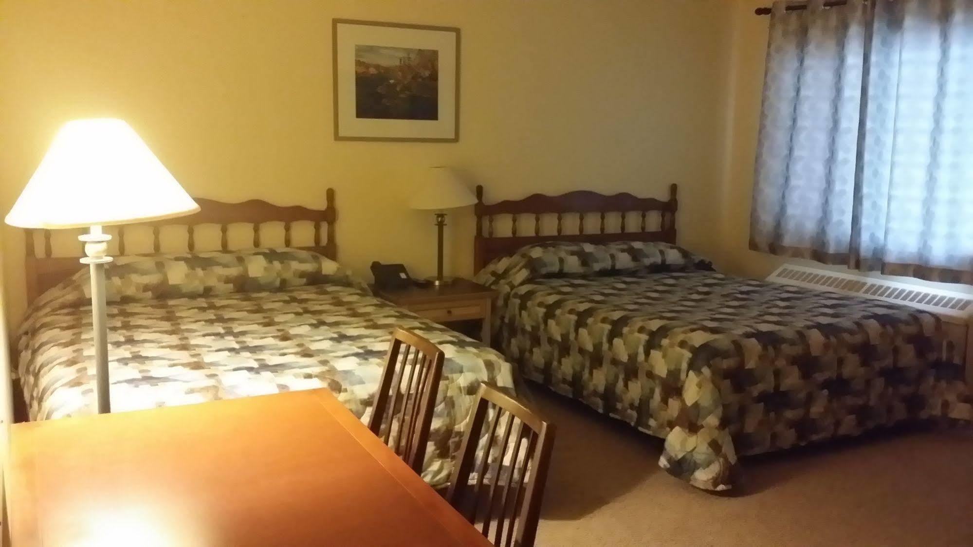 Beaver Hotel North Battleford Ngoại thất bức ảnh
