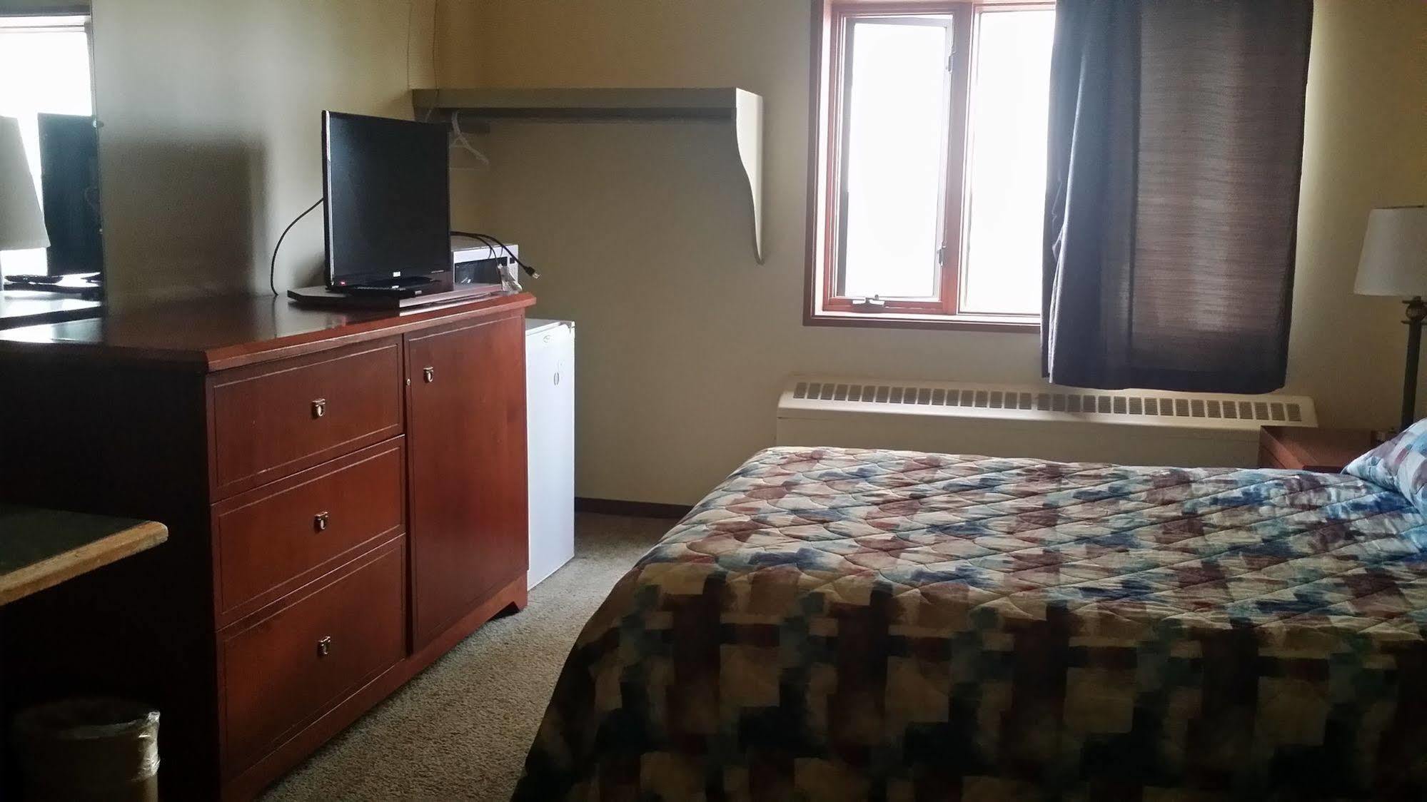 Beaver Hotel North Battleford Ngoại thất bức ảnh
